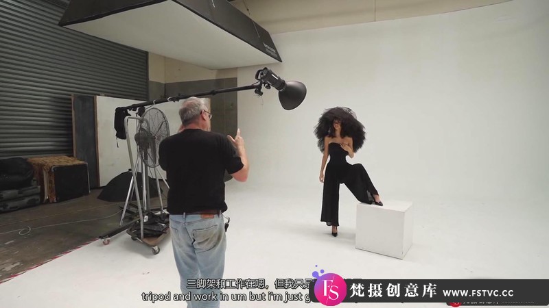 图片[13]-[人像摄影教程]摄影师PeterCoulson棚拍名模MeikaWoollard引领时尚界摆姿教程-中英字幕-梵摄创意库