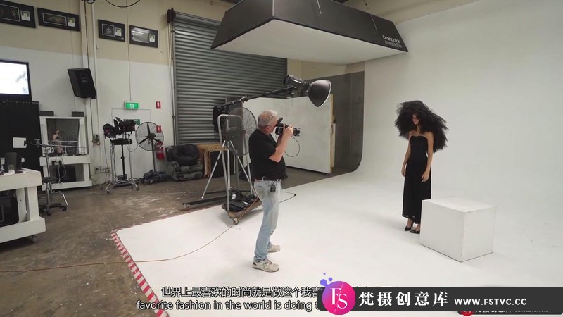 图片[15]-[人像摄影教程]摄影师PeterCoulson棚拍名模MeikaWoollard引领时尚界摆姿教程-中英字幕-梵摄创意库