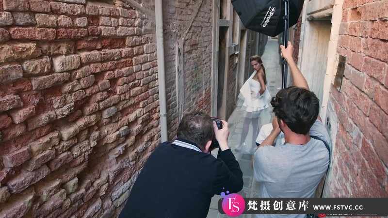 [人像摄影教程]ProfotoAcademy-婚礼肖像系列：新娘准备美容街头摄影和后期-梵摄创意库